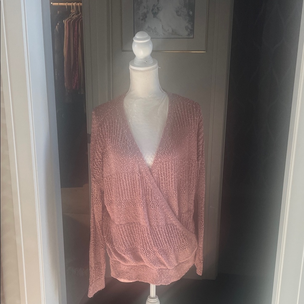 Chic V-Neck Sweater in Soft Pink